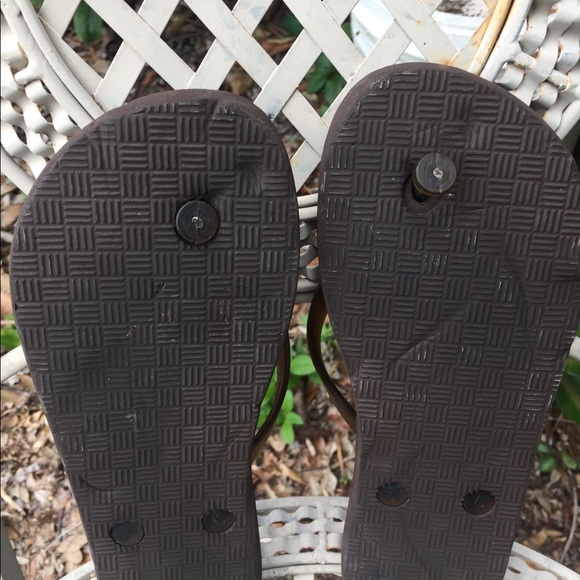 Lucky brand brown flip flops. - Picture 3 of 3